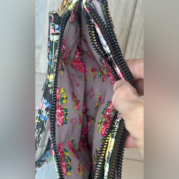 Betsey Johnson Floral Wristlet Clutch - Picture 3 of 4